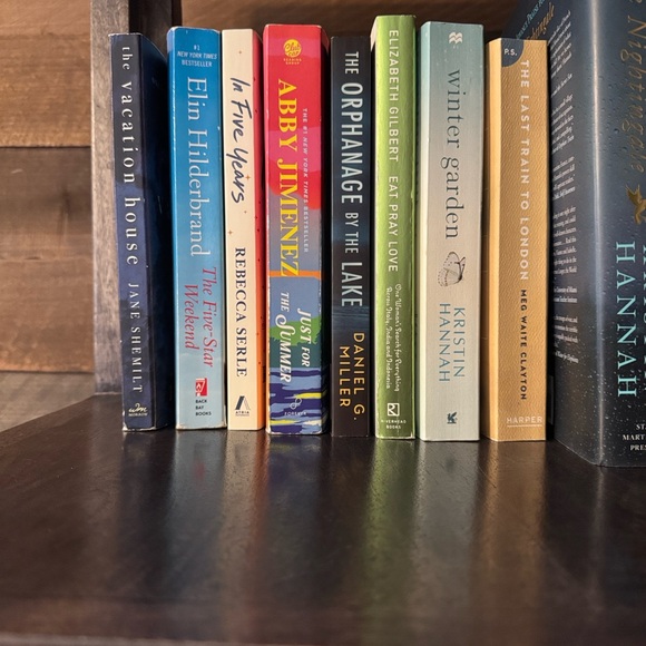 Books - Picture 4 of 4